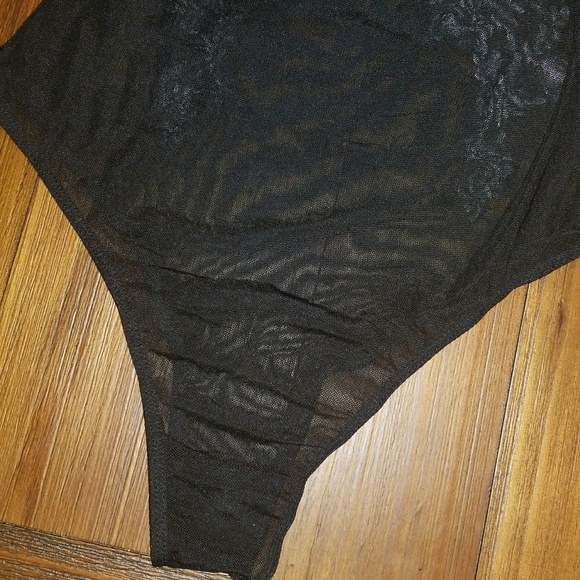 Black floral appliqué mesh bodysuit - Picture 5 of 6